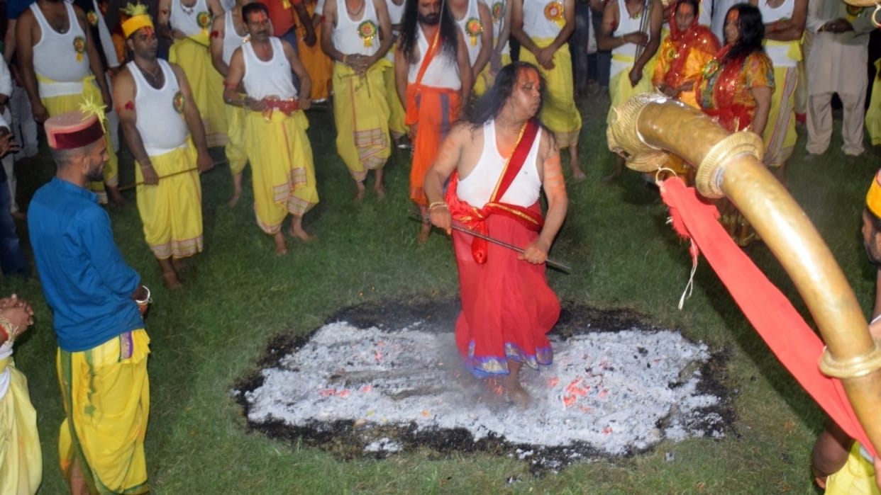 naina devi jaag utsav and dance on the fire in kullu himachal pradesh