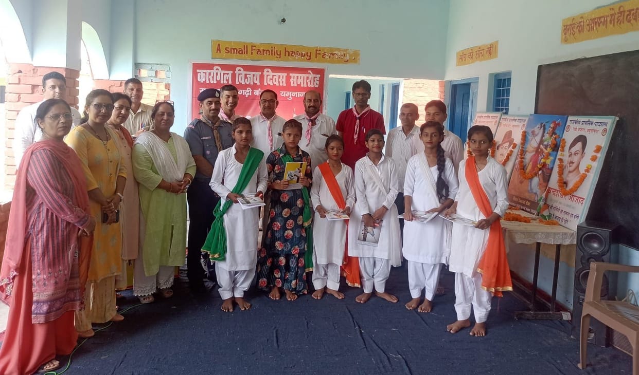 Enthusiasm filled among students by telling stories of bravery of army and soldiers