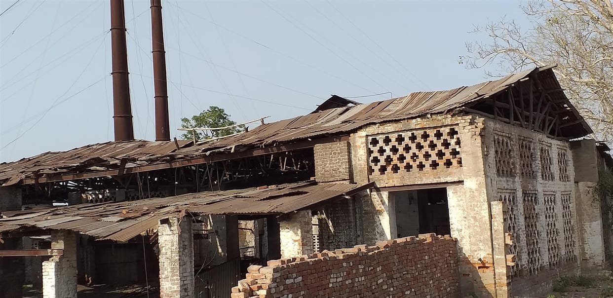 Hathras: Sasni's glass industry shattered to pieces due to government neglect