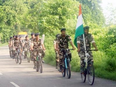 SSB jawans are motivating people from village to village to put up the tricolor
