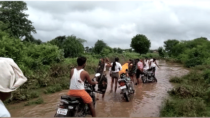 More than 50 villagers sick with unknown disease in Sheopur, patients were taken to hospital