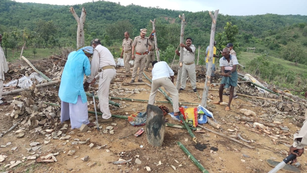 55 including 54 women who occupied forest land were jailed