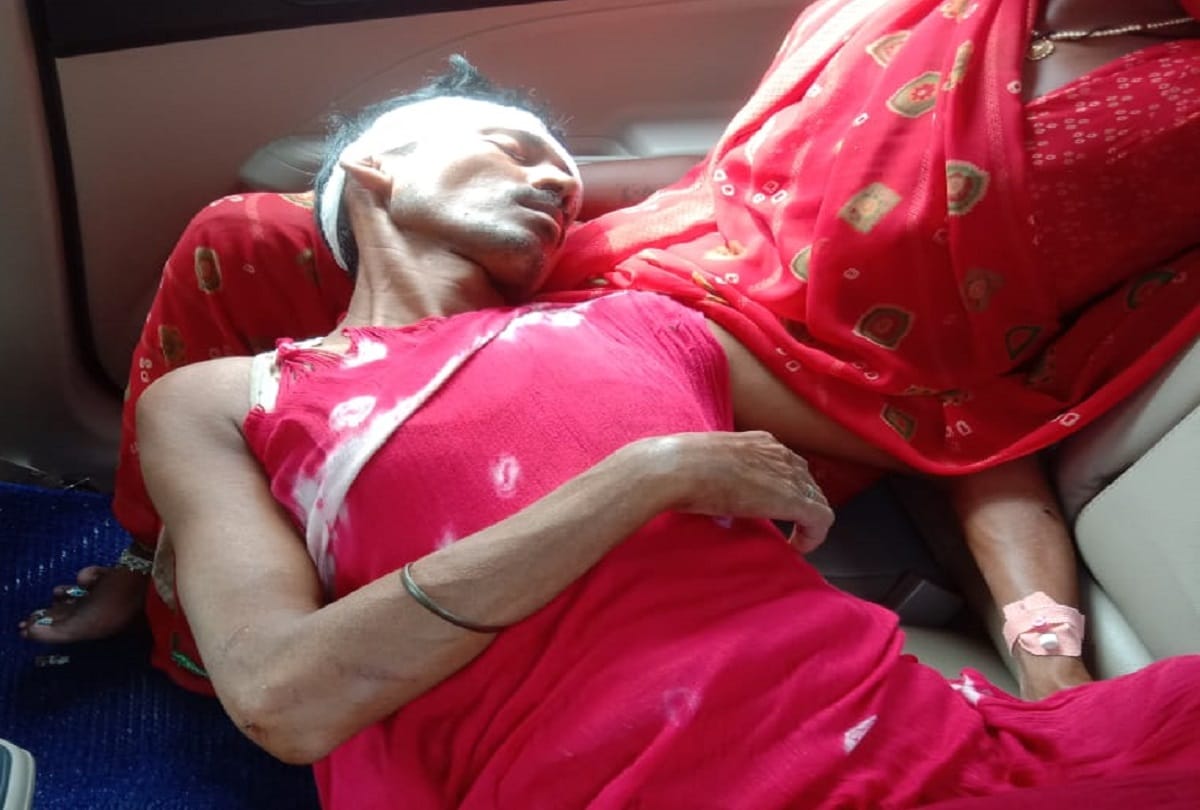 nephew beat up uncle then threw him from roof in varanasi condition In land dispute