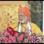 गुजरात में पीएम नरेंद्र मोदी