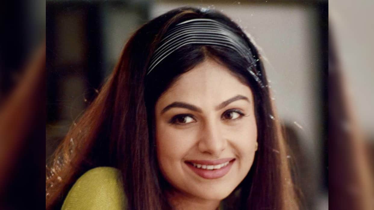 Ayesha Jhulka was one of the top actresses of the 90s, know where is she nowadays