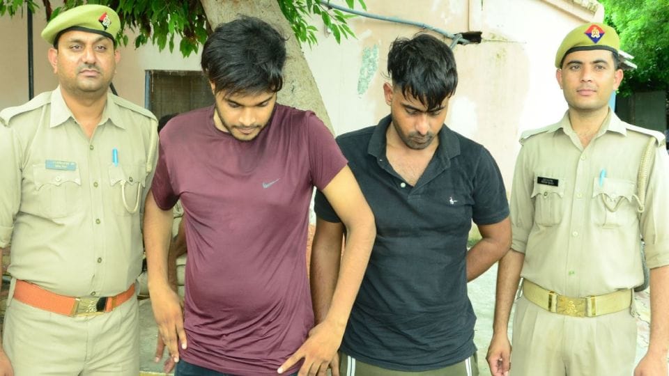 police arrested two miscreants for Kargil martyr houses loot case in agra