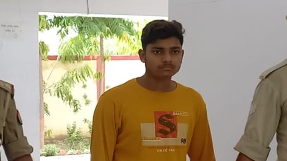 accused arrested for threatening to RSS worker in Kasganj