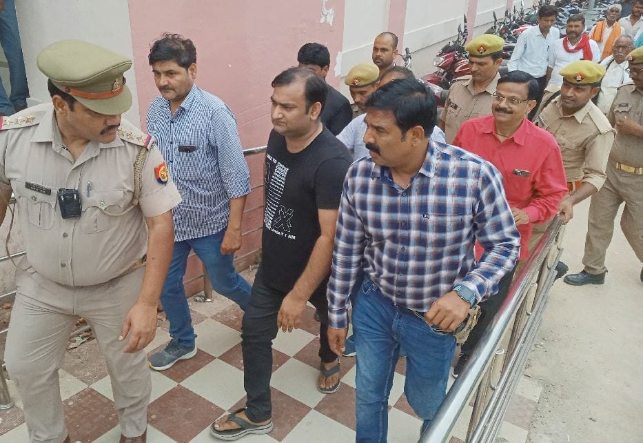 police did not get remand of Former MLA Vijay Mishra son sent to judicial custody bhadohi
