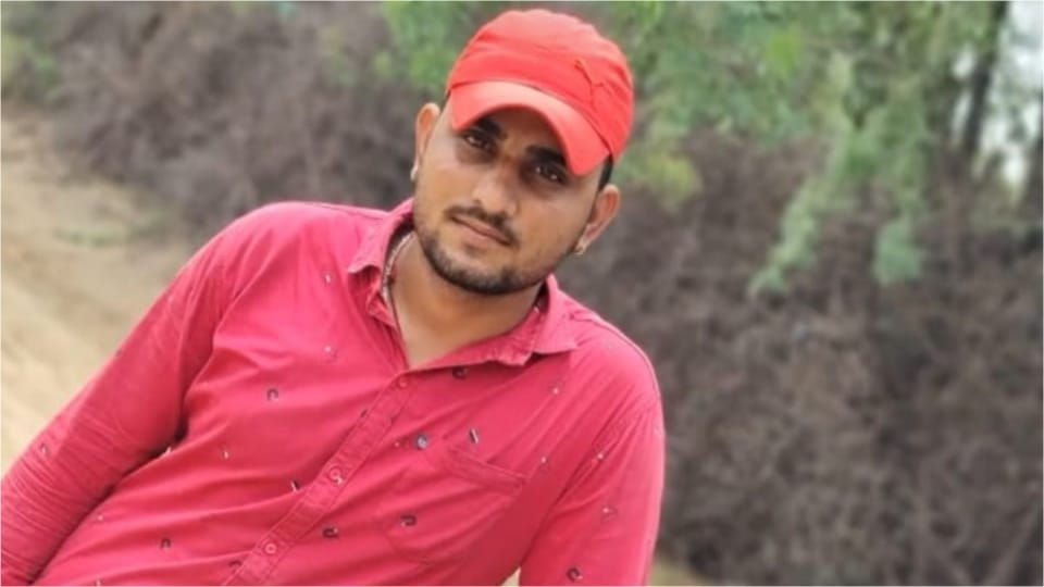 Police Beat Two Young Man Victim Left Home To Commit Suicide Bikaner