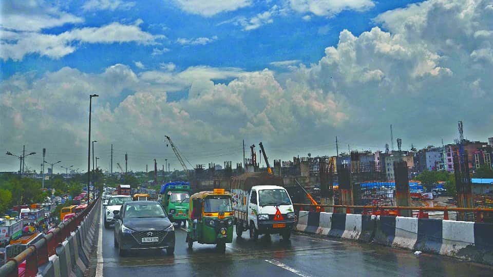 delhi weather forecast meteorological department forecast that light to moderate rain may be recorded in next