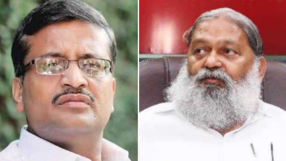 Home Minister Anil Vij recommended not to sanction investigation against IAS Ashok Khemka