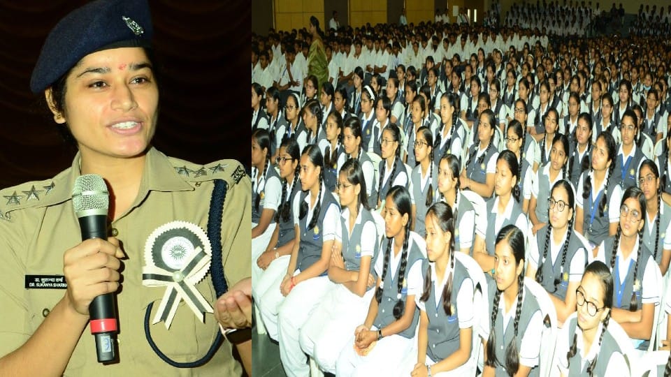 amar ujala police ki pathshala held in gaytri public school agra