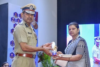 CRPF Raising Day: CRPF honored the valour of officers and jawans on 84th Raising Day