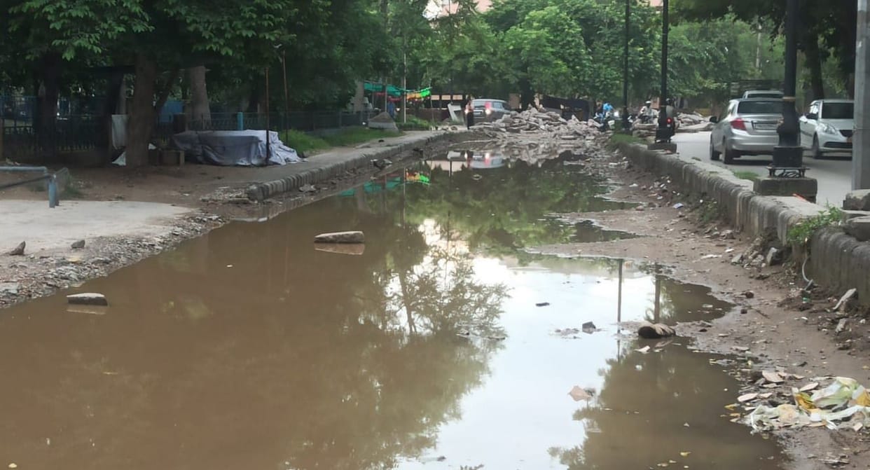Waterlogging in the common roads of Goliaka, people upset