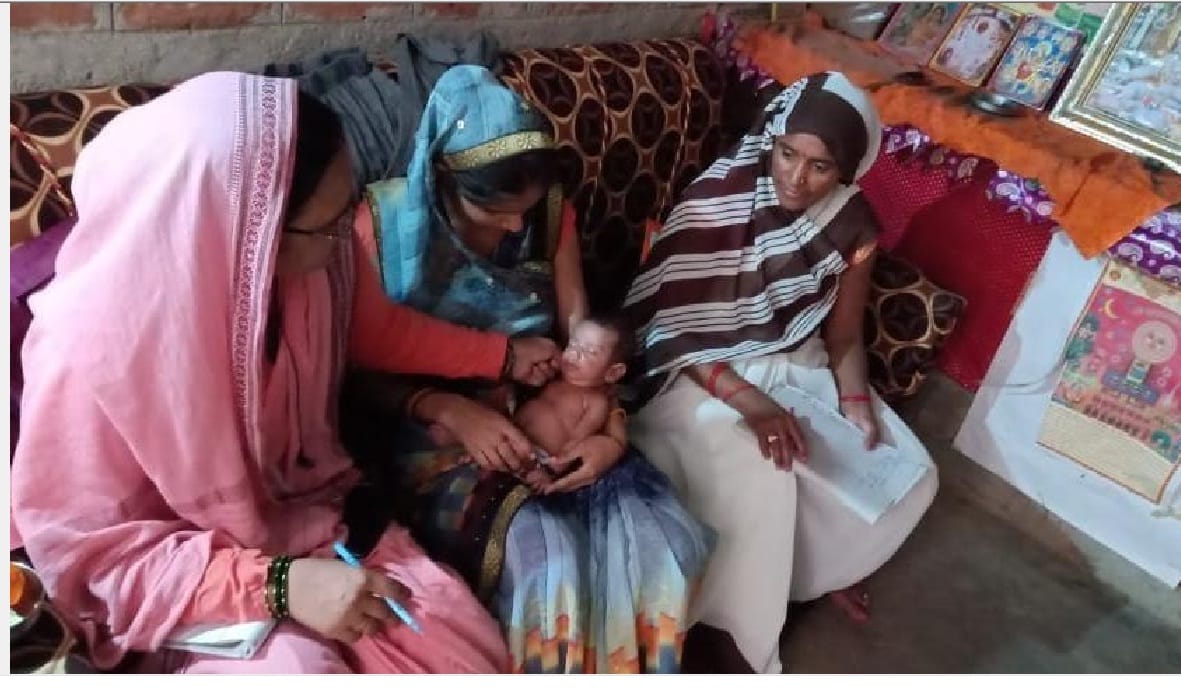 Suman Chaturvedi is reaching door to door in Auraiya with the message of nutrition