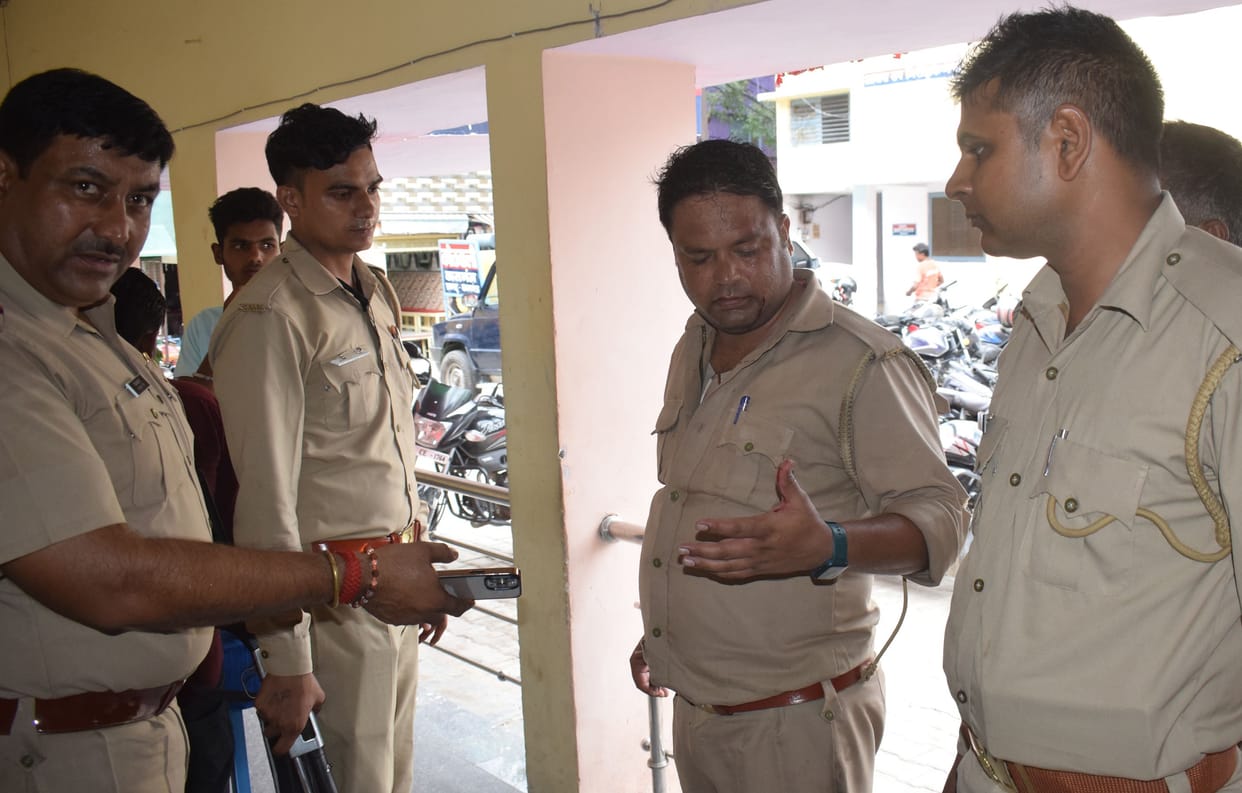 Policeman's youth beat up on being instructed not to park the bike