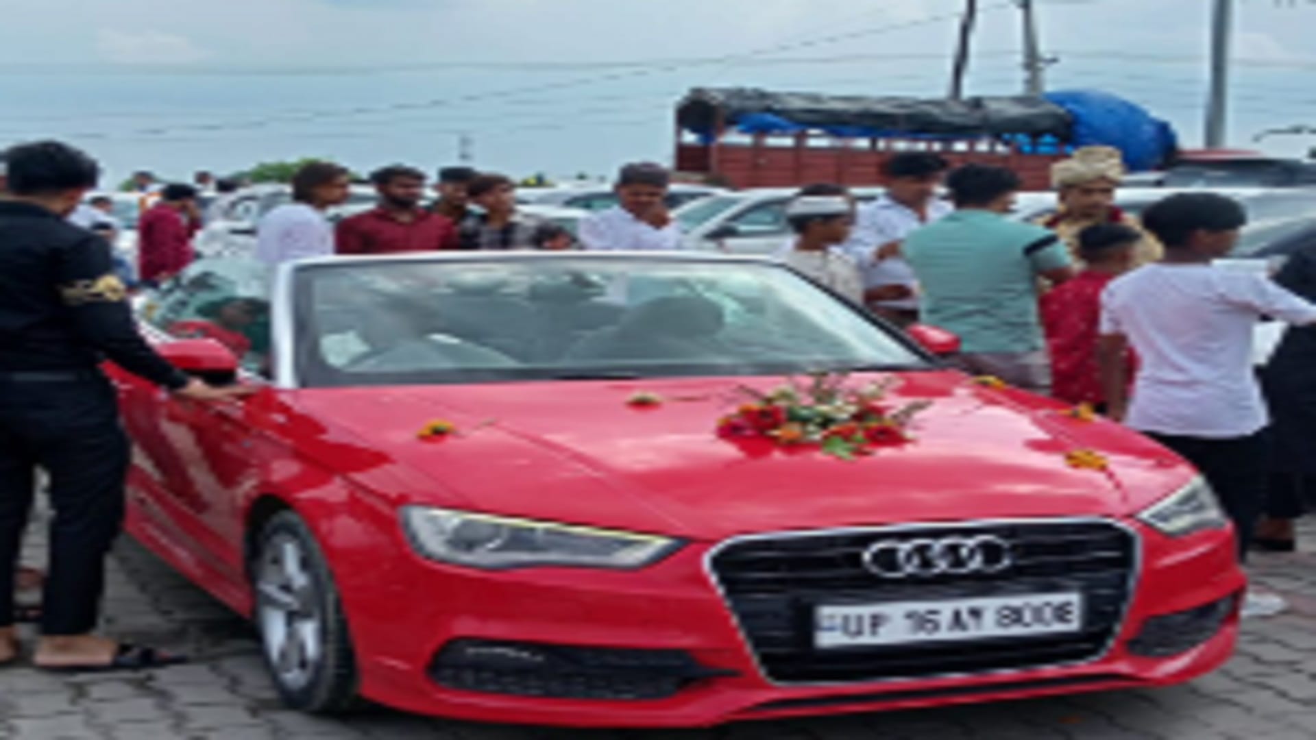 Six minor girls were getting married in a group wedding ceremony in Mandap in Meerut