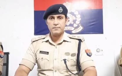 four policemen including inspector suspended in mirzapur who recover money from traders