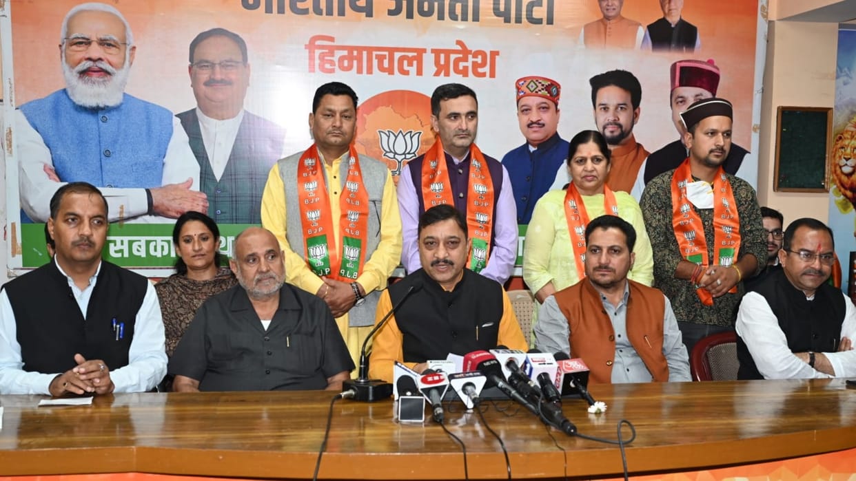 Himachal News: chetan bragta Urmil thakur and rakesh chaudhary joins BJP