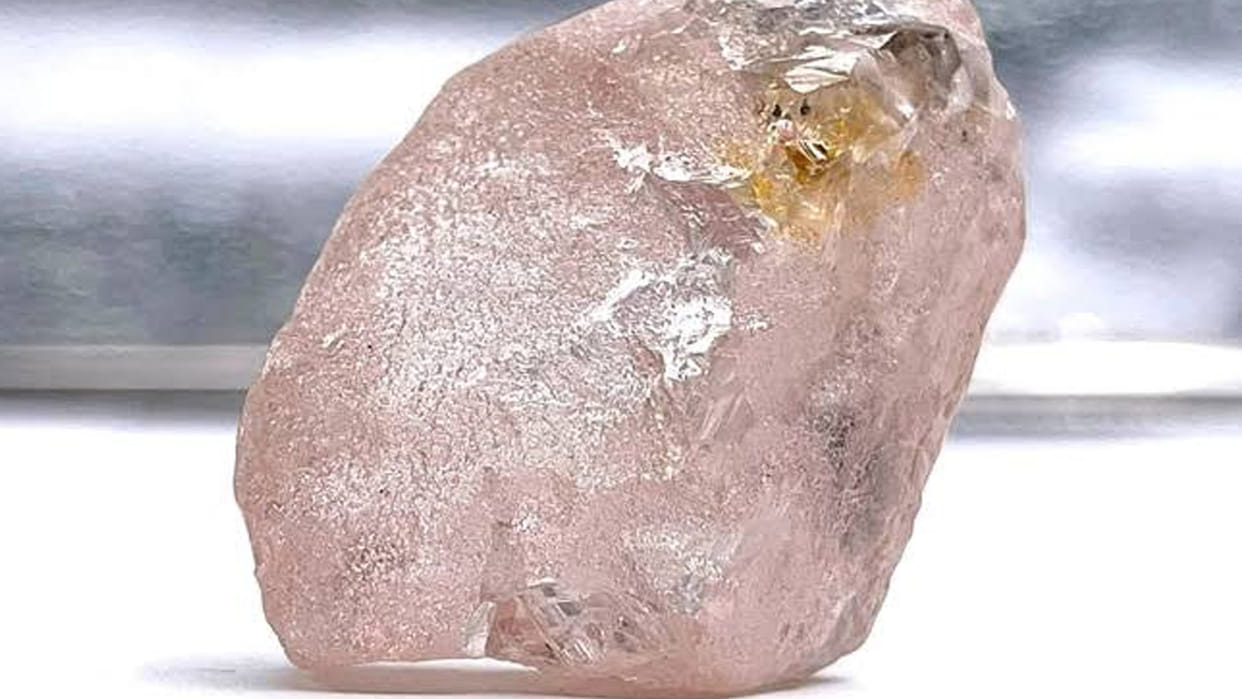 pink diamond angola mine is the biggest in last 300 years know about the pink lulo rose