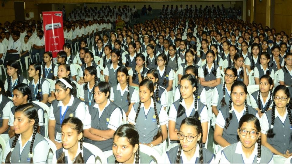 amar ujala police ki pathshala held in gaytri public school agra