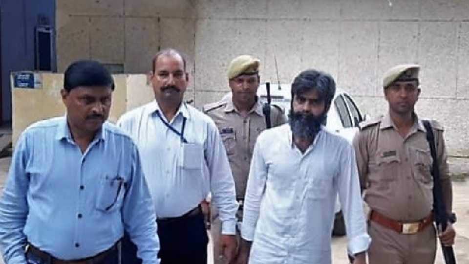 A Pakistani prisoner returned to his homeland via Attari-Wagah border