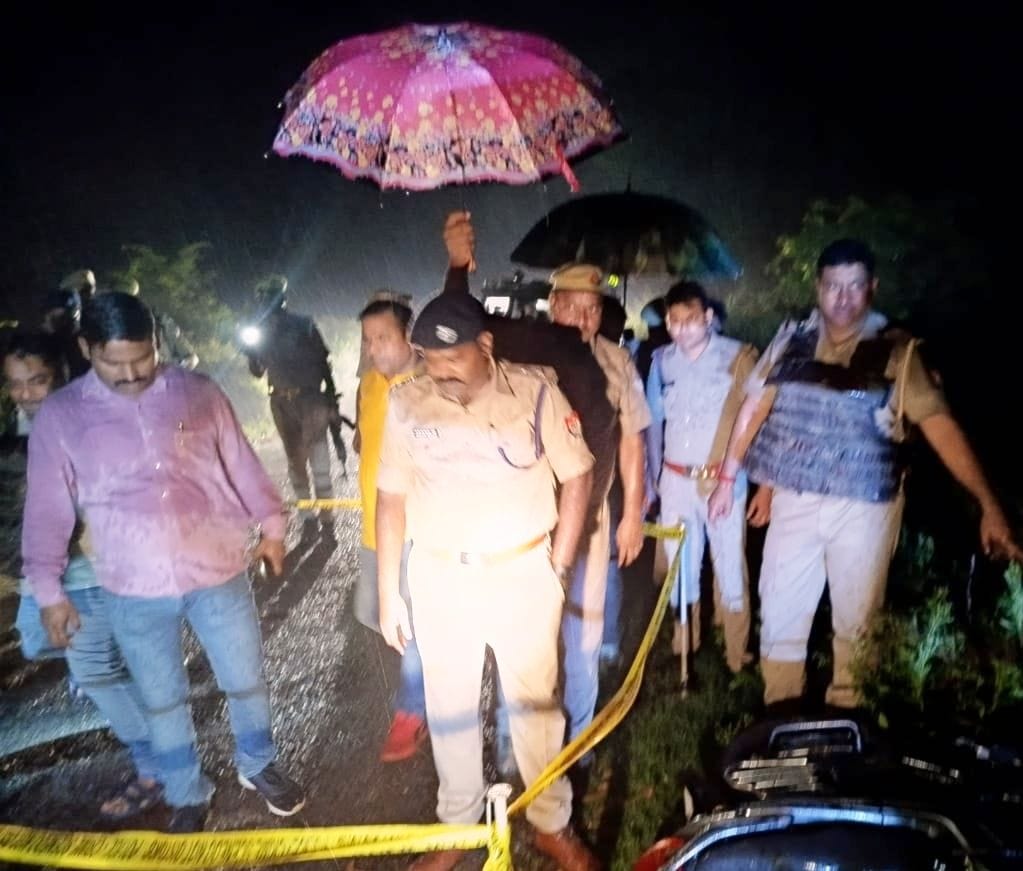 25 thousand prize crook injured in police encounter, arrested