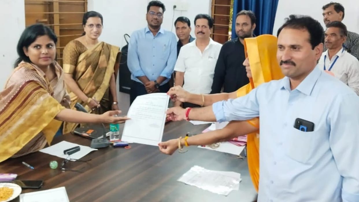 Congress candidates occupy the post of president and vice-president in Shajapur, due to equal votes