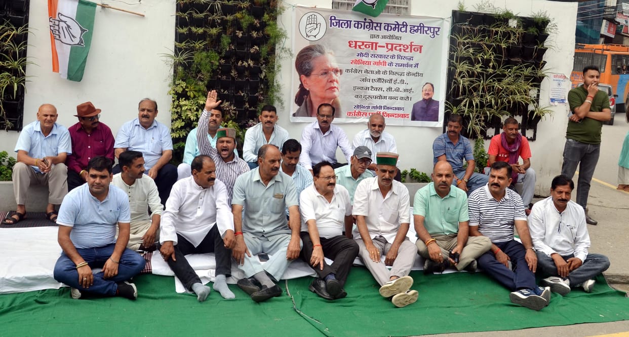Congressmen furious with ED's action on Sonia and Rahul