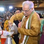 सीएम भूपेश ने बेचा 20 रुपये में पांच लीटर गौ-मूत्र