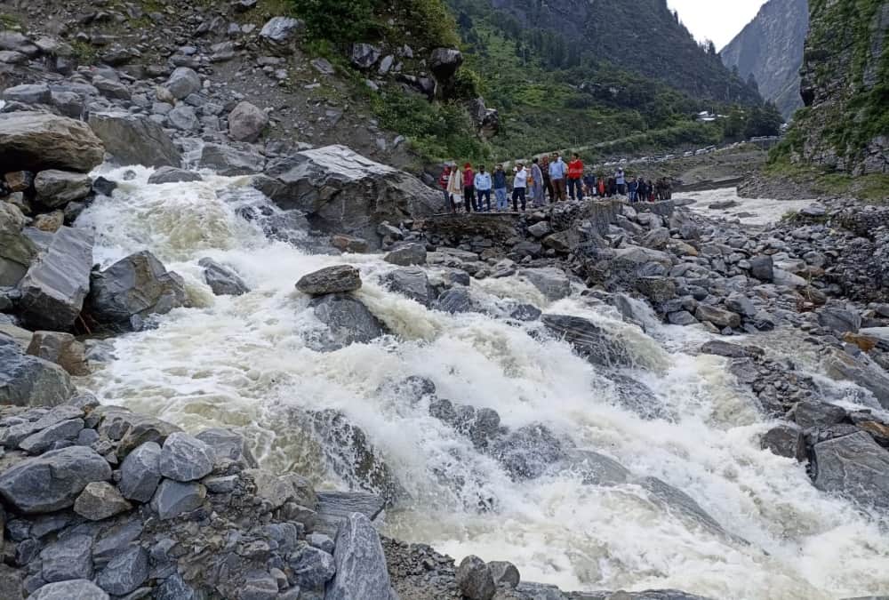 Uttarakhand Rainfall Today: badrinath highway washed away and many Pilgrims Stuck photos
