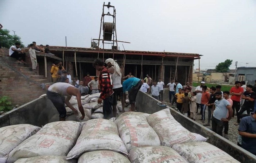 CM Flying raid: Caught a trolley cement, stopped the work of the lens