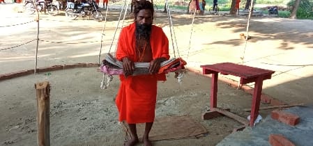 The monk took the resolution of devotion to Shiva by standing for a month