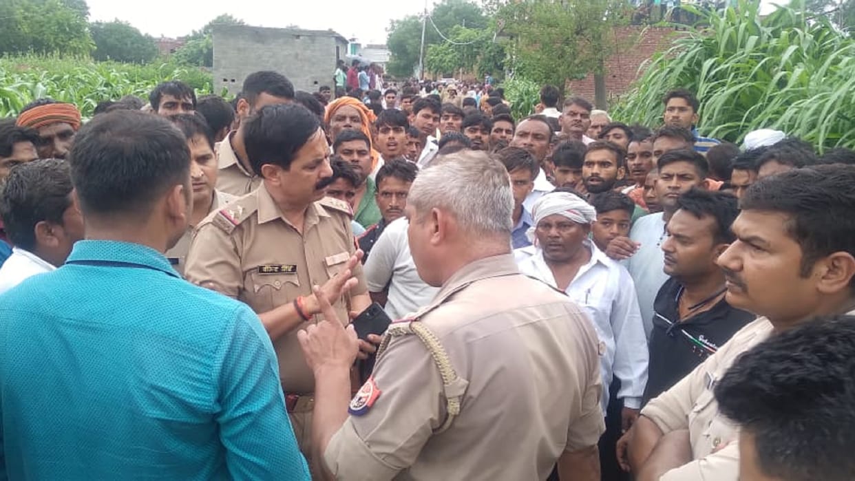 Stone pelting on Mumbai Police reached Aurangabad in Bulandshahar to nab the kingpin of fake passport gang