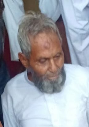 Old man fell on the track while getting off the train, severed leg