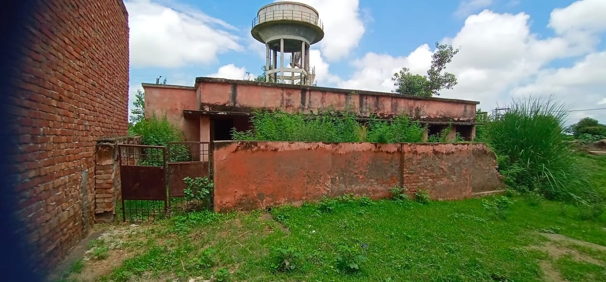 Hathras: Health sub-centre of village Rasgawan is becoming ruined due to lack of facilities