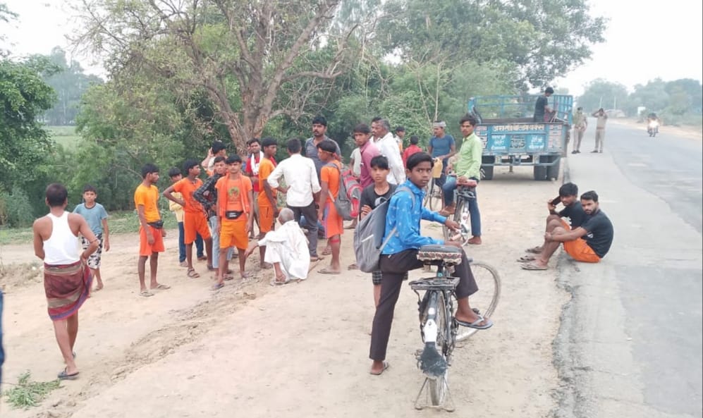 Trolley full of Kanvidiyas overturned