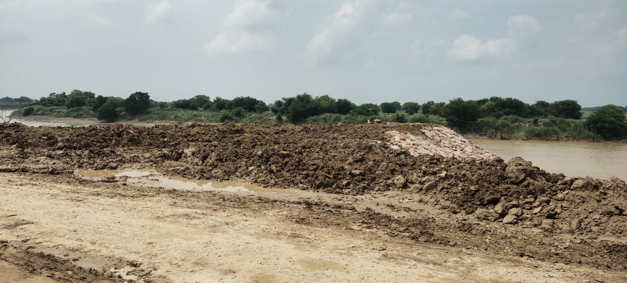 Embankment work incomplete, people scared