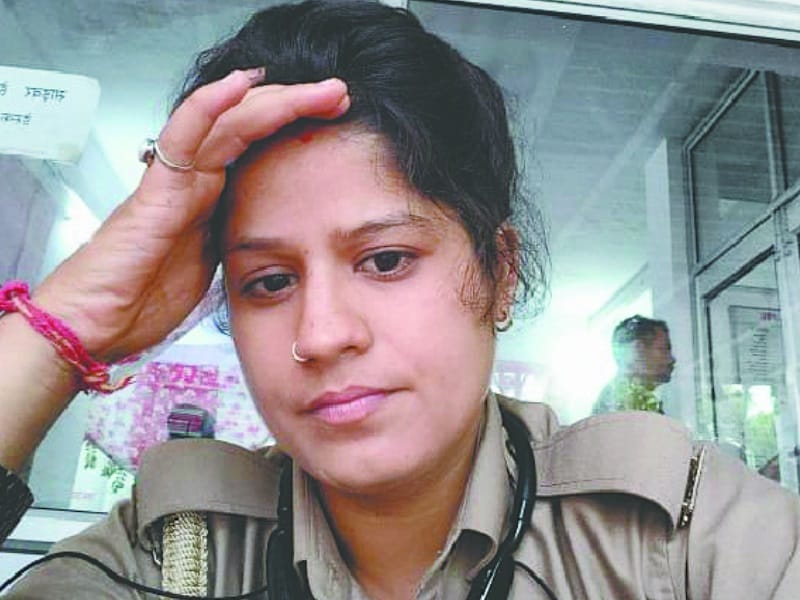 lady Inspector suspended for beating lady constable in bareilly
