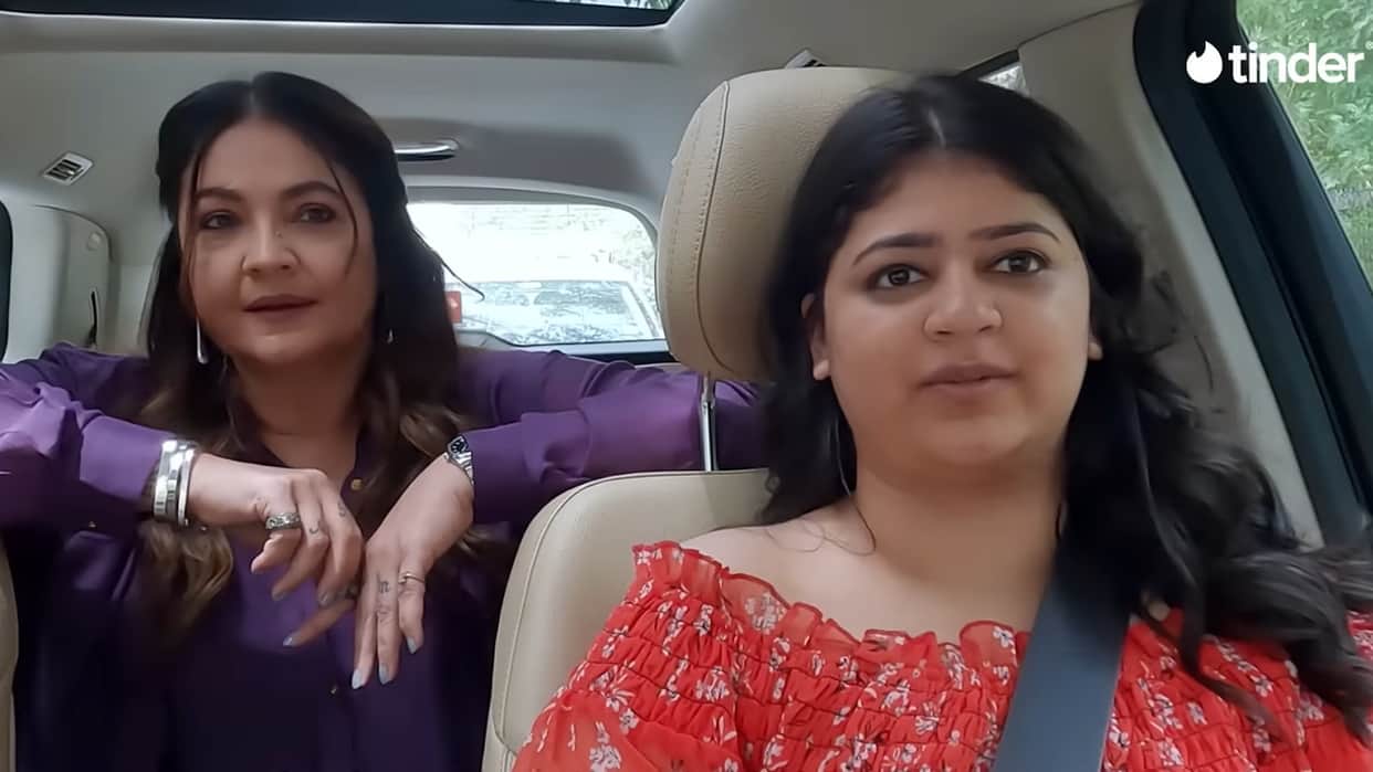After Priyanka Chopra Dating App Bumble Pooja Bhatt Now Joins Tinder For Teaching Tips For Online Dating