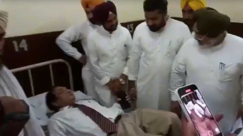 Punjab Health minister got angry seeing the filth in the hospital in Faridkot