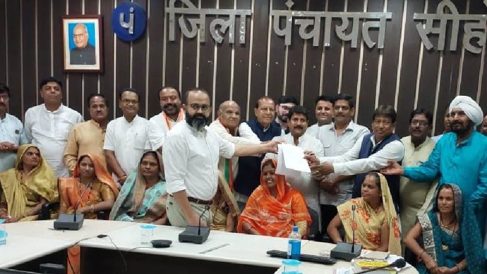 Sehore: Gopal Engineer became the President, Jeevan Singh Mandloi won the post of Vice President
