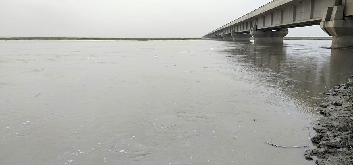 Water reached the edge of villages due to rise in water level