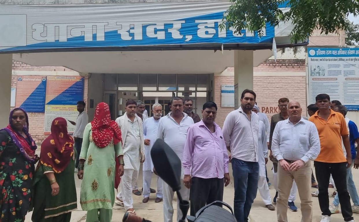 SC people met SP to register a case against Babita Chaudhary