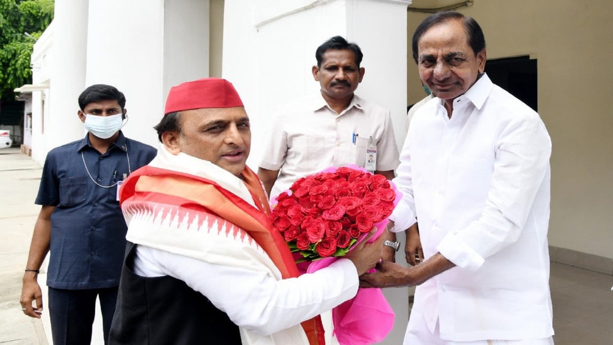 K Chandrasekhar Rao met Samajwadi Party chief Akhilesh Yadav