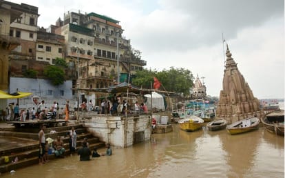 Ratneshwar Mahadev temple kashi is in bad condition answer came on application for repair