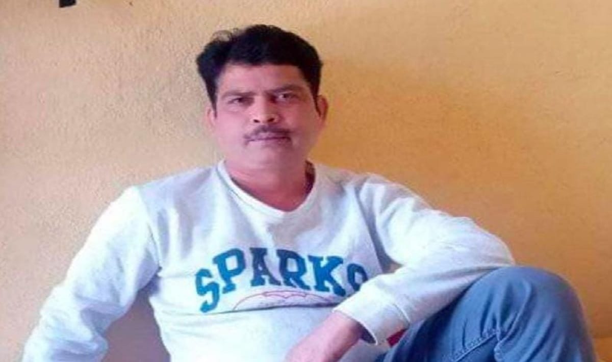 Debt troubled youth commited suicide in Varanasi who sell fast food on handcart
