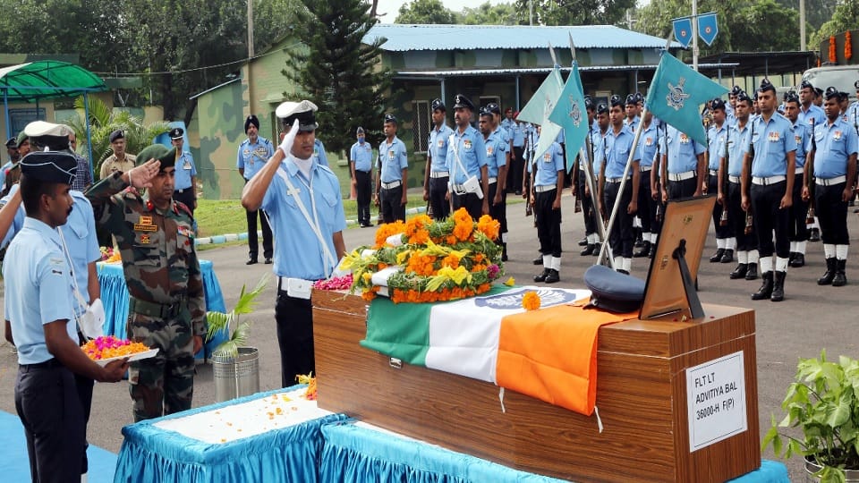 Jammu kashmir News : 10 policemen martyred in seven months this year in Kashmir Valley