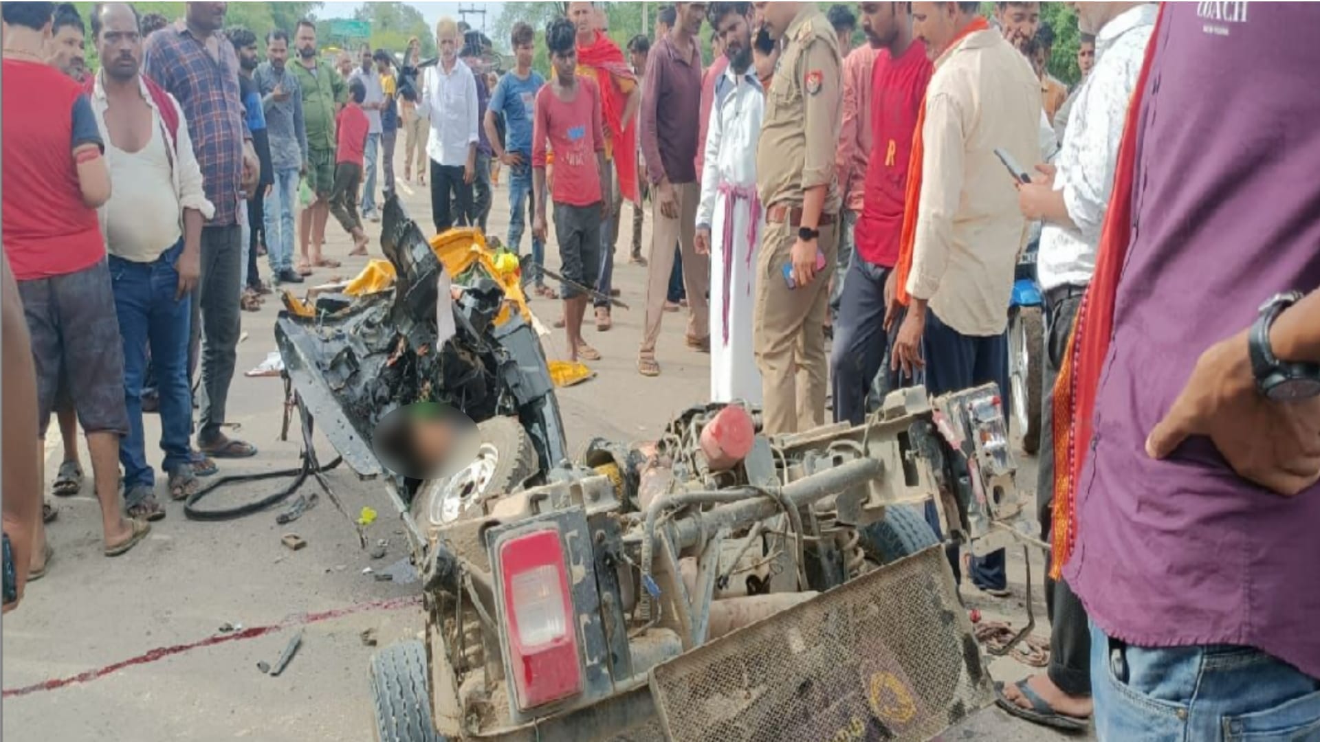 Banda Road Accident Two innocent sons of a family died in a horrific road accident, father Injured