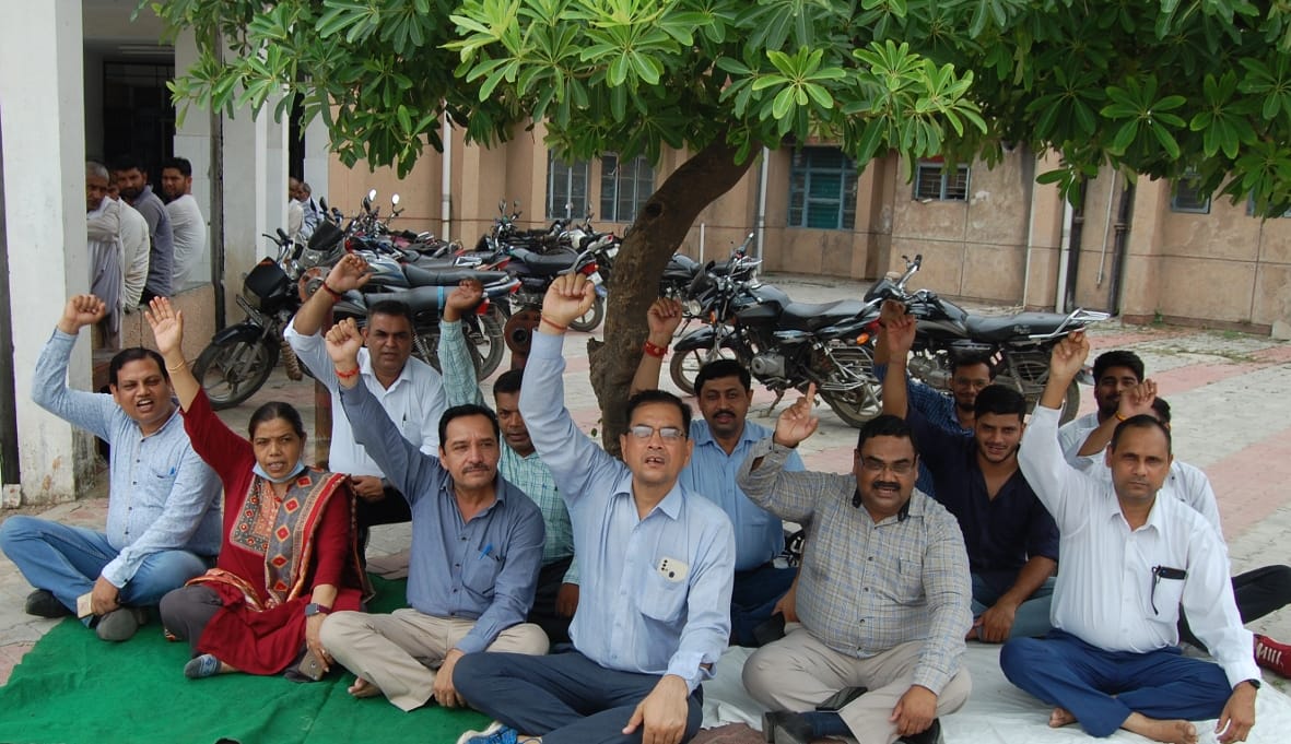 Pharmacist protested by boycotting work